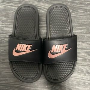 Basic Nike slides